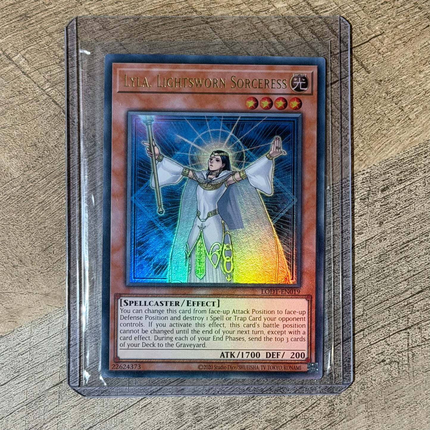 Lyla, Lightsworn Sorceress (LODT-EN019, Yugioh!)