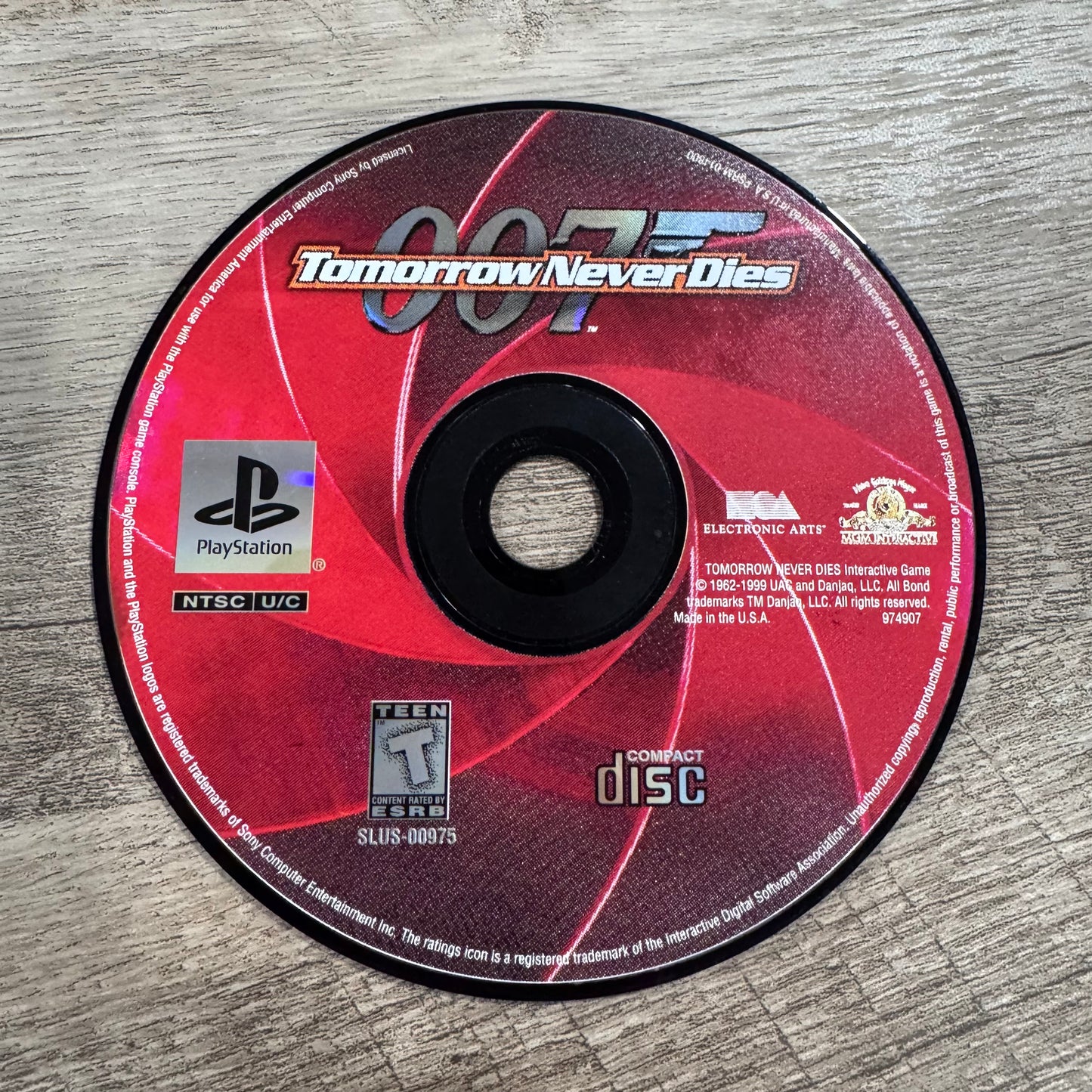 007 Tomorrow Never Dies (Sony Playstation, PS1)