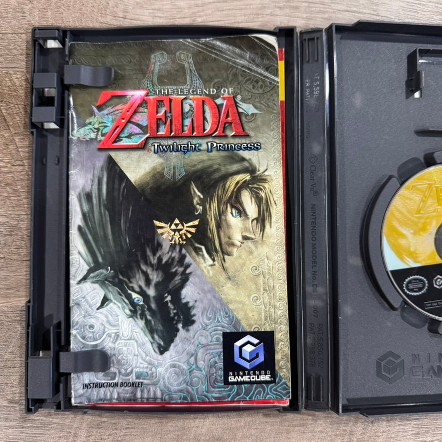 The Legend of Zelda: Twilight Princess (Nintendo GameCube, 2006) CIB & CLEAN!