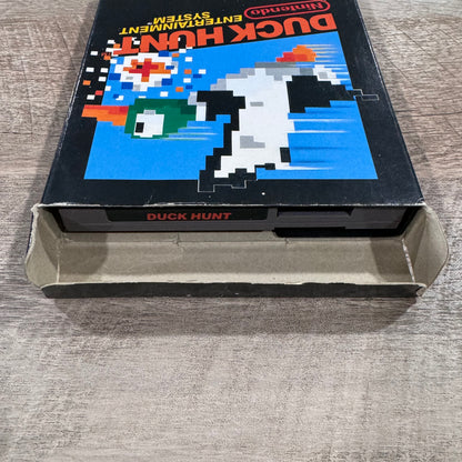 Duck Hunt 5-Screw! (Nintendo NES, 1985) Complete W/ Box, Manual & Cart! Clean🦆!