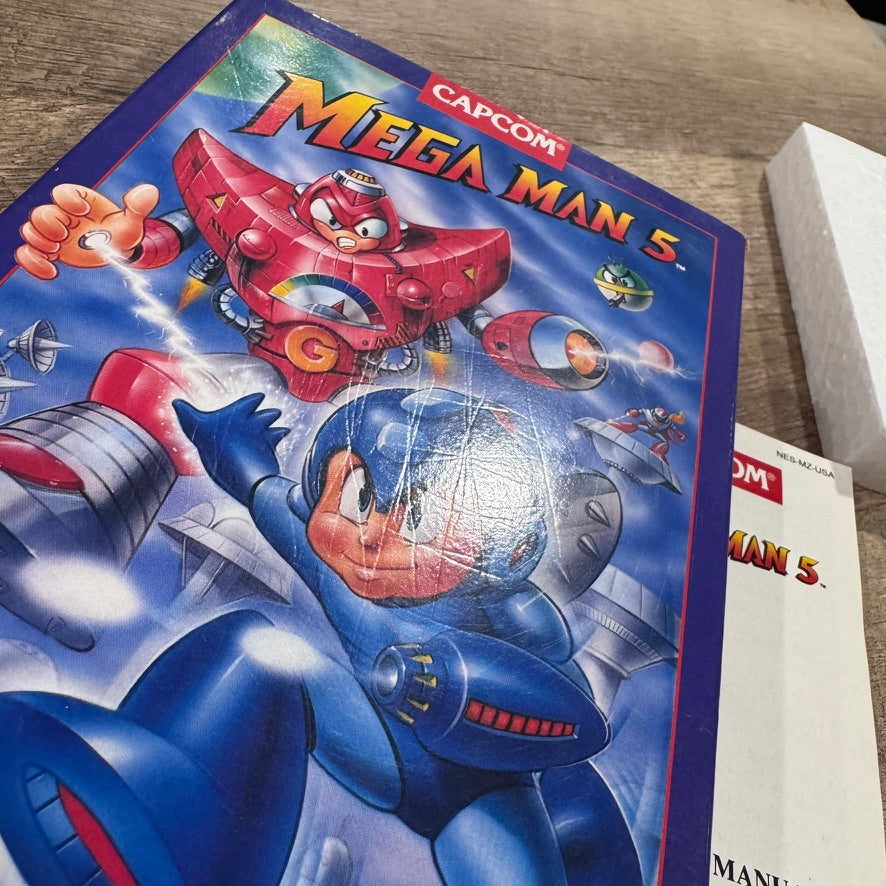Mega Man 5 (Nintendo NES, 1992) Amazing Box, Manual & Foam ONLY! NO GAME!