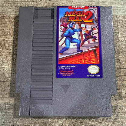 Mega Man 2 (Nintendo Entertainment System, NES 1989)Complete W/ Box & Mint Cart!