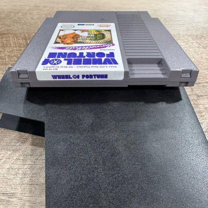 Wheel of Fortune: Featuring Vanna White (Nintendo, NES 1992) W/ Box & Manual!