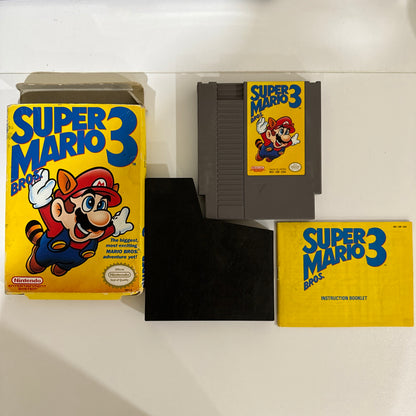 Super Mario Bros. 3 Left Bros. 1st Print NES Authentic Tested CIB Complete